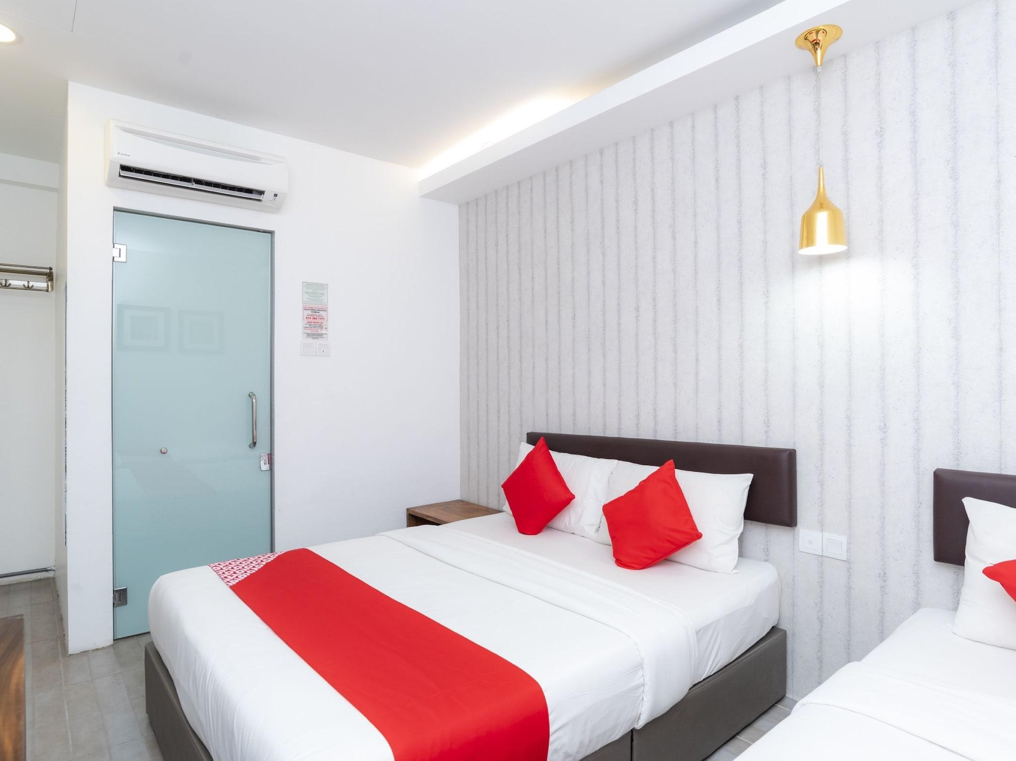 Oyo 89355 Big Big Hotel Johor Bahru Exterior photo