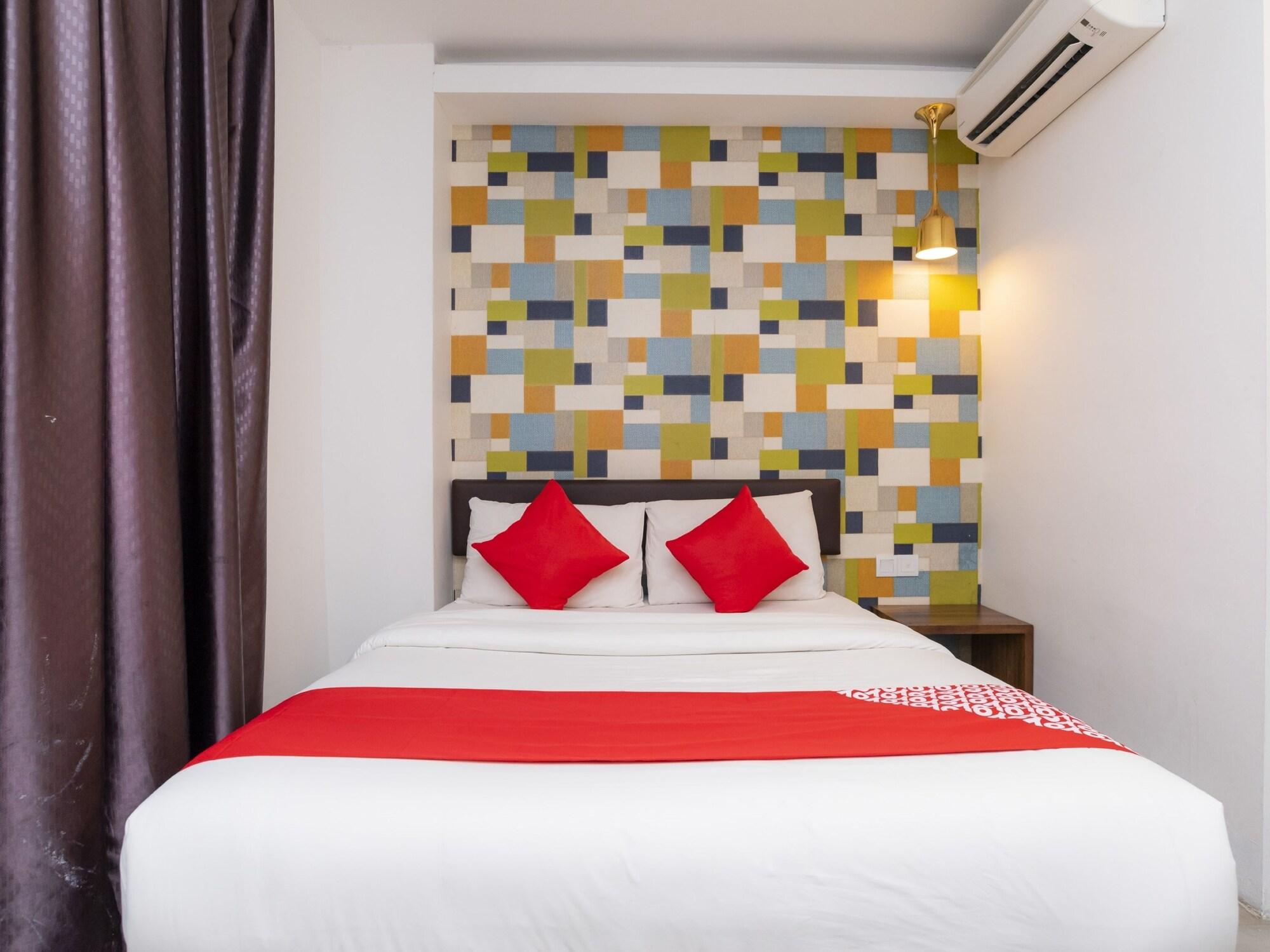 Oyo 89355 Big Big Hotel Johor Bahru Exterior photo