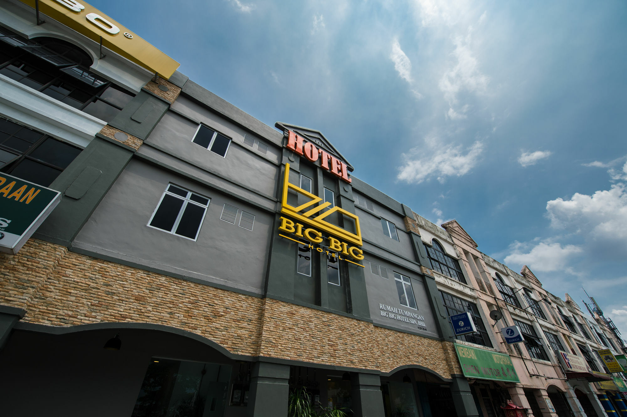 Oyo 89355 Big Big Hotel Johor Bahru Exterior photo