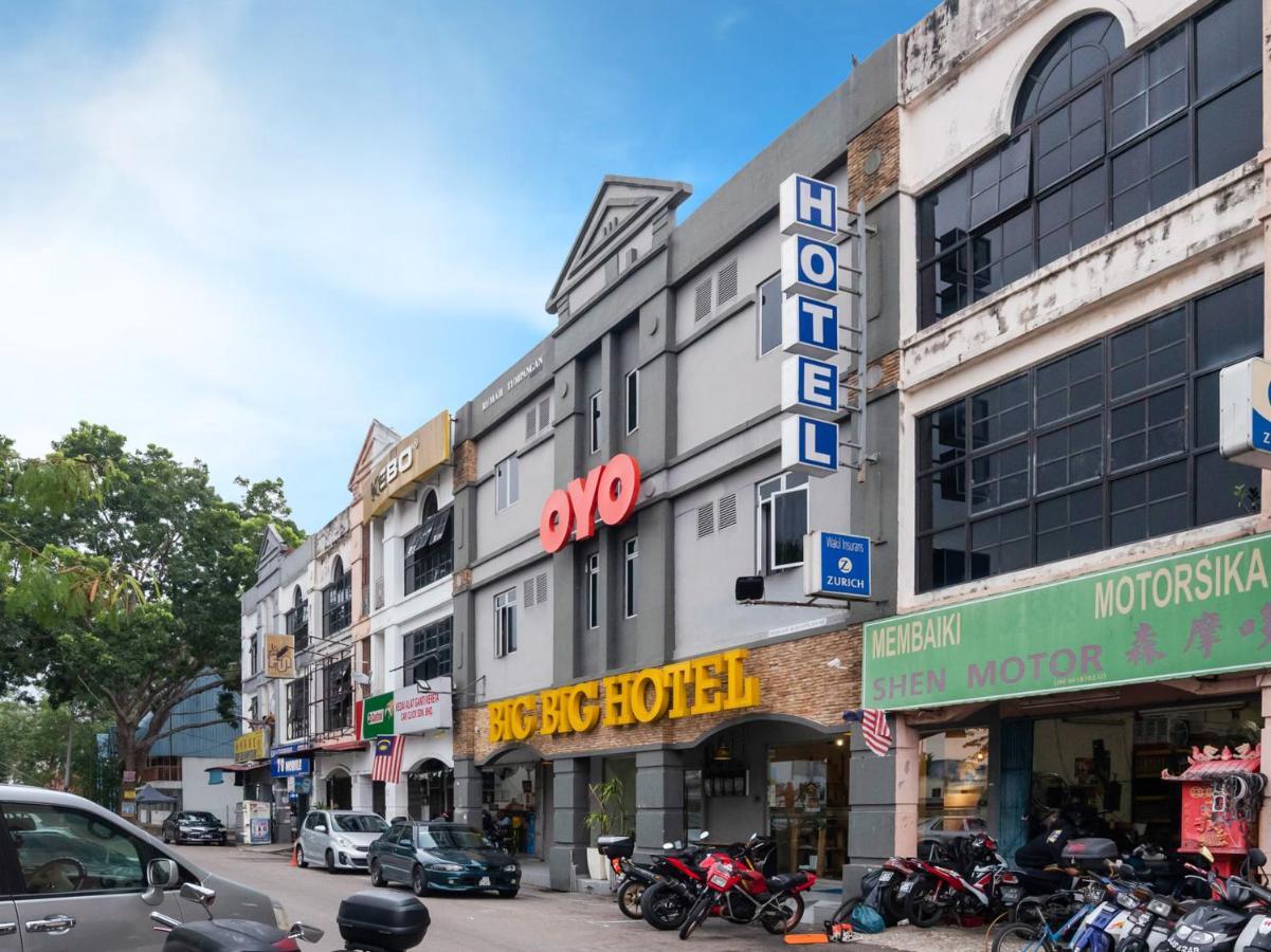 Oyo 89355 Big Big Hotel Johor Bahru Exterior photo